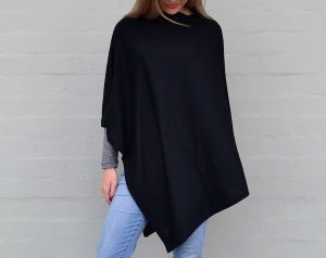 Classic Poncho Smitten Merino in black